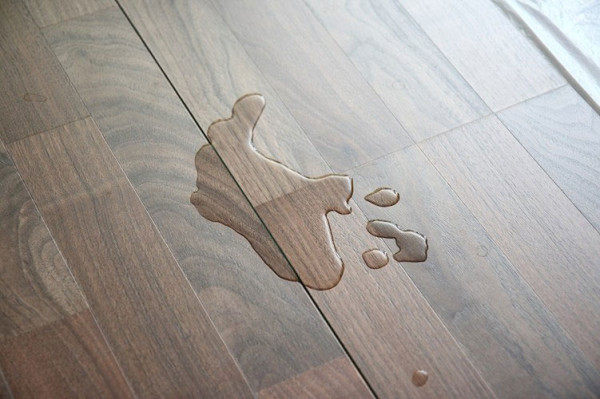 Cách xử lý khi sàn gỗ tự nhiên bị ngập nước